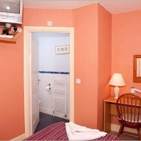 Holbrook Bed And Breakfast-3